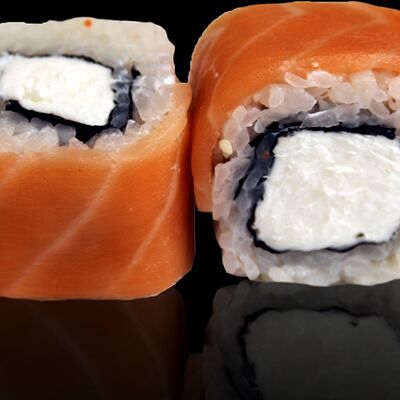 Ролл Филадельфия с лососем в Пусан по цене 650 ₽