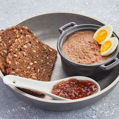Паштет из куриной печени с джемом из инжира и гренкой в Дым и Рим по цене 340 ₽