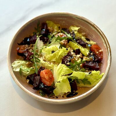 Салат с запеченной свеклой в Блеск по цене 400