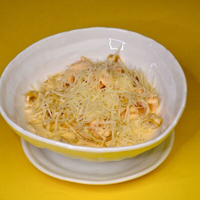 Паста с тигровой креветкой су-вид в соусе сливочный биск в TOPKA Reborn по цене 700 ₽