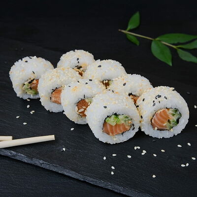 Острый ролл в Sёmga по цене 619 ₽