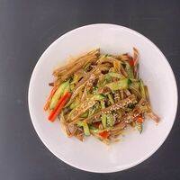Свиные ушки в красном соусе в Китай-город