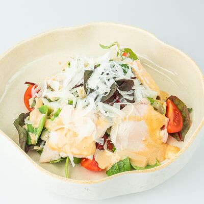 Салат Цезарь с курицейв Неспешник по цене 825 ₽