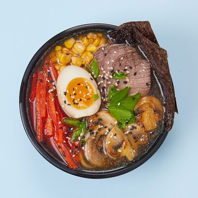 Гонконгский с говядиной полурамен в Poke Moon по цене 540 ₽