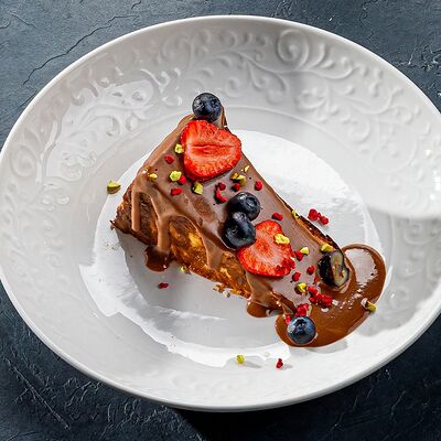 Баскский чизкейк с шоколадомв Этажи по цене 490 ₽