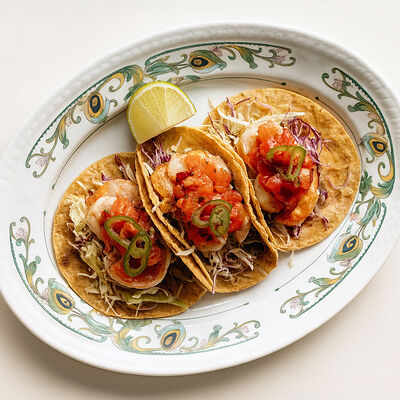 Тако Креветки, мексиканский салат, пико де гайо в Sangre Fresca по цене 980 ₽