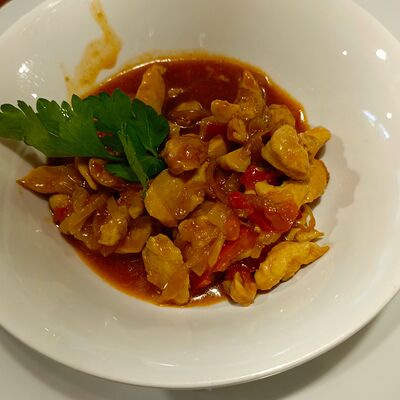 Курица в кисло-сладком соусе в Трактир Распутинский по цене 205 ₽