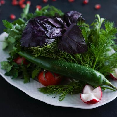 Букет из свежих овощей и зелени в Хинкальная по цене 850 ₽