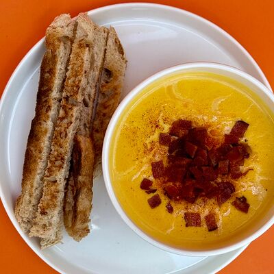 Сырный суп с беконом в Coffeeline - кофе и еда по цене 410 ₽