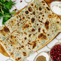 Гезлеме с сыром и зеленью в Maroon