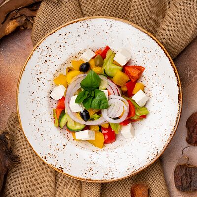 Салат Греческий в Усадьба Банная по цене 680 ₽