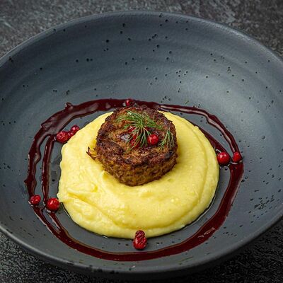 Крокет из томленой утки с картофельным пюре в Fish Point по цене 1170 ₽