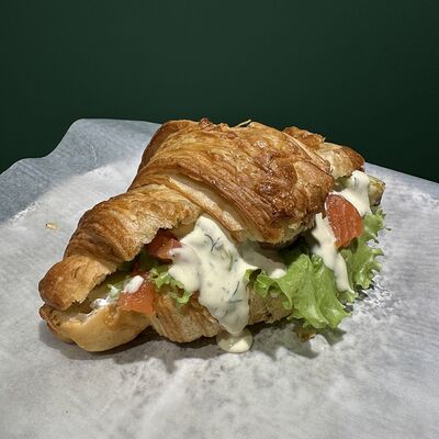 Круассан Сочный лосось в Круассан по цене 850 ₽