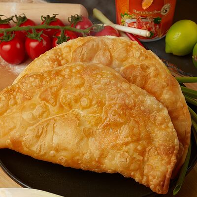 Чебурек Том ям с курицей в Чебуречная Дайте два, пожалуйста по цене 250 ₽