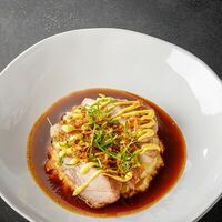 Куриное бедро на углях с соусом карри в Смородина