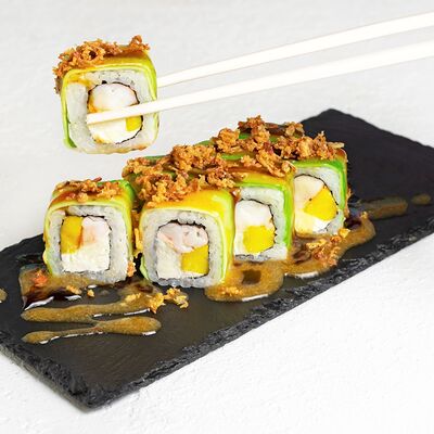 Зеленый дракон с креветкой в Суши Boom по цене 946 ₽