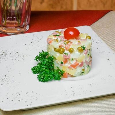 Салат Оливье в Пепперони по цене 360 ₽