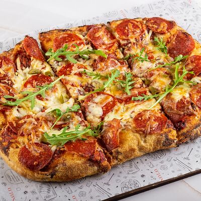 Римская пицца Пепперони в Solo Street Food по цене 599 ₽