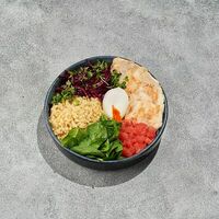 Боул с курицей и булгуром в 1st Gallery Lounge