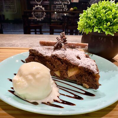 Шоколадно-банановый пирог в Три печки по цене 270 ₽