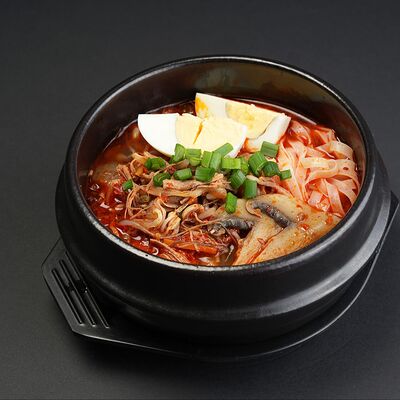 Рамен по-корейски в Momo Chicken Korean по цене 629 ₽