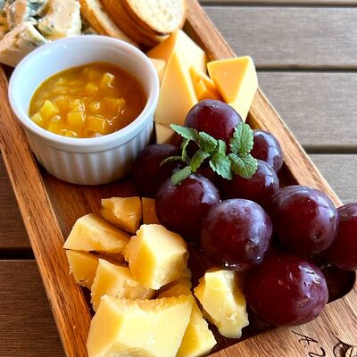 Плато из европейских сыров в Чехов сад по цене 1400 ₽