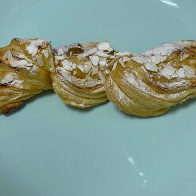 Плие с заварным банановым кремом в Круассан Дорэ по цене 180 ₽