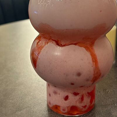 Бабл-молочный коктейль клубничныйв Кофейня Бодрячино по цене 500 ₽