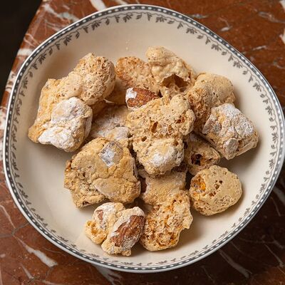 Печенье Воздушное с арахисомв Centrale bistro по цене 470 ₽