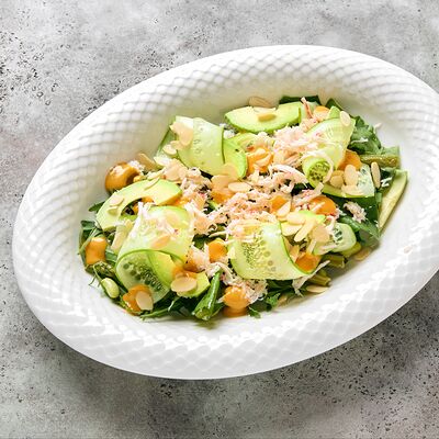 Большой салат с крабом в GASTROFISH по цене 1240