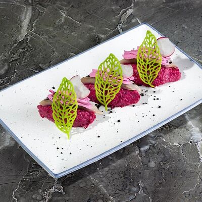 Сельдь на шубе с нежным крем - чизом в Фореста Фестиваль Парк по цене 650 ₽