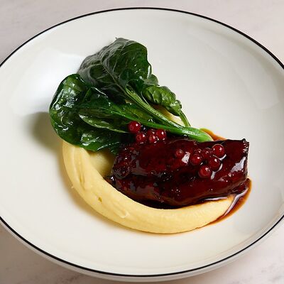 Томленое бедро индейки с картофельным пюрев Лицей по цене 1150 ₽