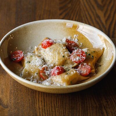 Равиоли с курицей и креветкой в Pasta Salsa Osteria по цене 690 ₽