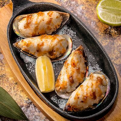 Запеченные мидии в СъелБыСам по цене 299 ₽