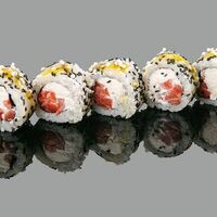 Ролл Лосось с соусом чили манго в Марлин