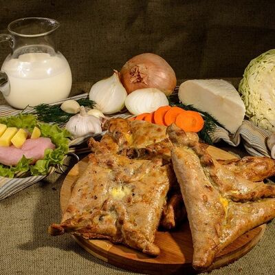 Чукуры с мясом и капустой в Пироги по-коми по цене 1268 ₽