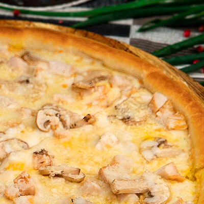 Чикен пармеджано Большая пицца в Престо по цене 1680 ₽