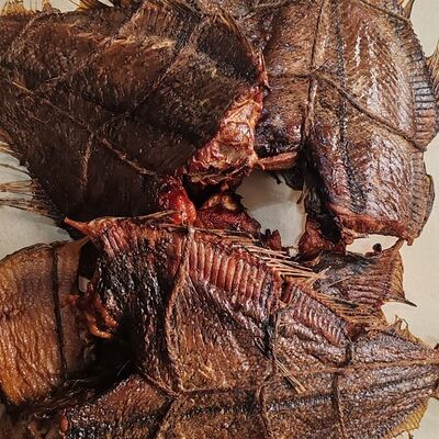 Камбала с Икрой горячего копчения в Коптим и Жарим по цене 300 ₽