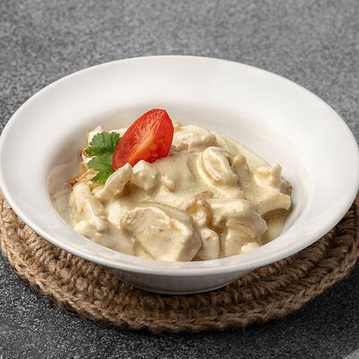 Филе индейки в сырном соусе в Лукоморье по цене 290 ₽