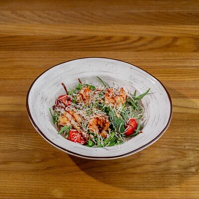 Салат с креветками и руколойв Хосперкафе бульвар по цене 880 ₽