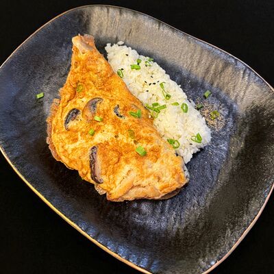 Закуска: Оякодон с курицей и грибами в Singapore Premium по цене 230 ₽