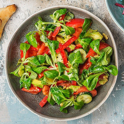 Салат с томатами и авокадо в Двор Помидор по цене 430