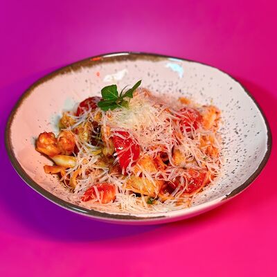 Фетучини с морепродуктами в ROOF по цене 730 ₽