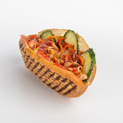 Булка с курицей в Восточный экспресс по цене 260 ₽