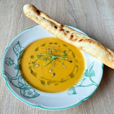 Тыквенный крем-суп с фокаччей в Pasta Verde по цене 680 ₽