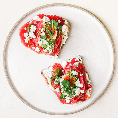 Тост с лососем в Angel Cakes по цене 1250 ₽