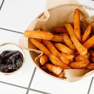 Батат с брусничным соусом 100/30гр в Choppers по цене 360 ₽