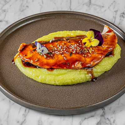 Лосось терияки, картофельное пюре и васаби в Dragon по цене 1650 ₽