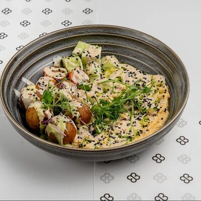 Хумус с фалафелем, свежими овощами в Selfish по цене 540 ₽