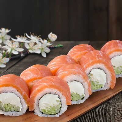 Филадельфия с копчёным лососем в Вкусные Суши Premium по цене 659